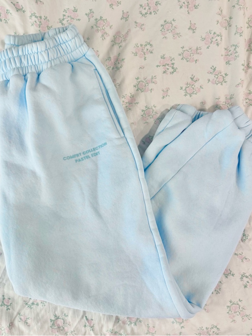 Comfrt Pastel Women’s Sweatpants - Picture 2 of 4